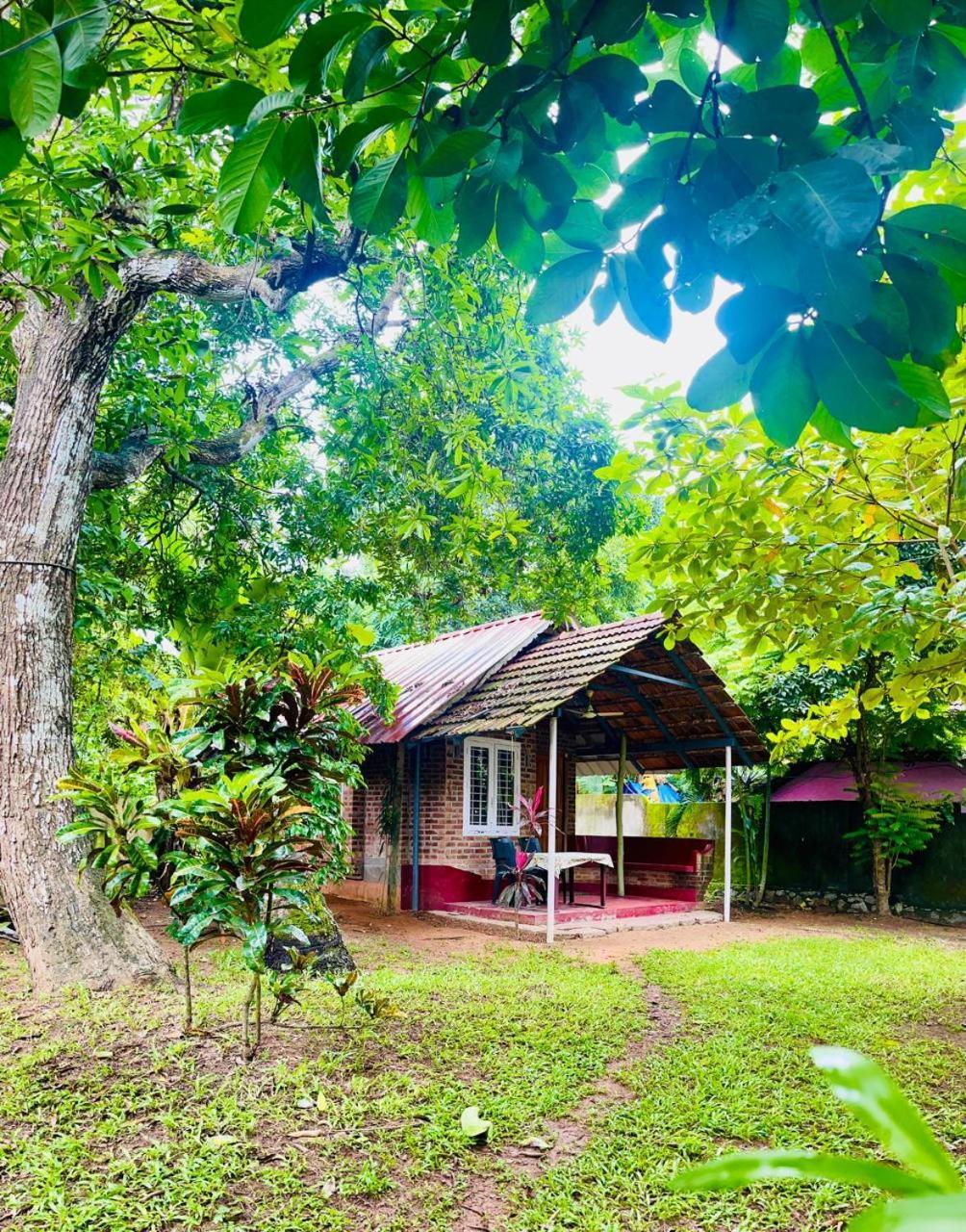Ashtamudivillas Kollam Esterno foto