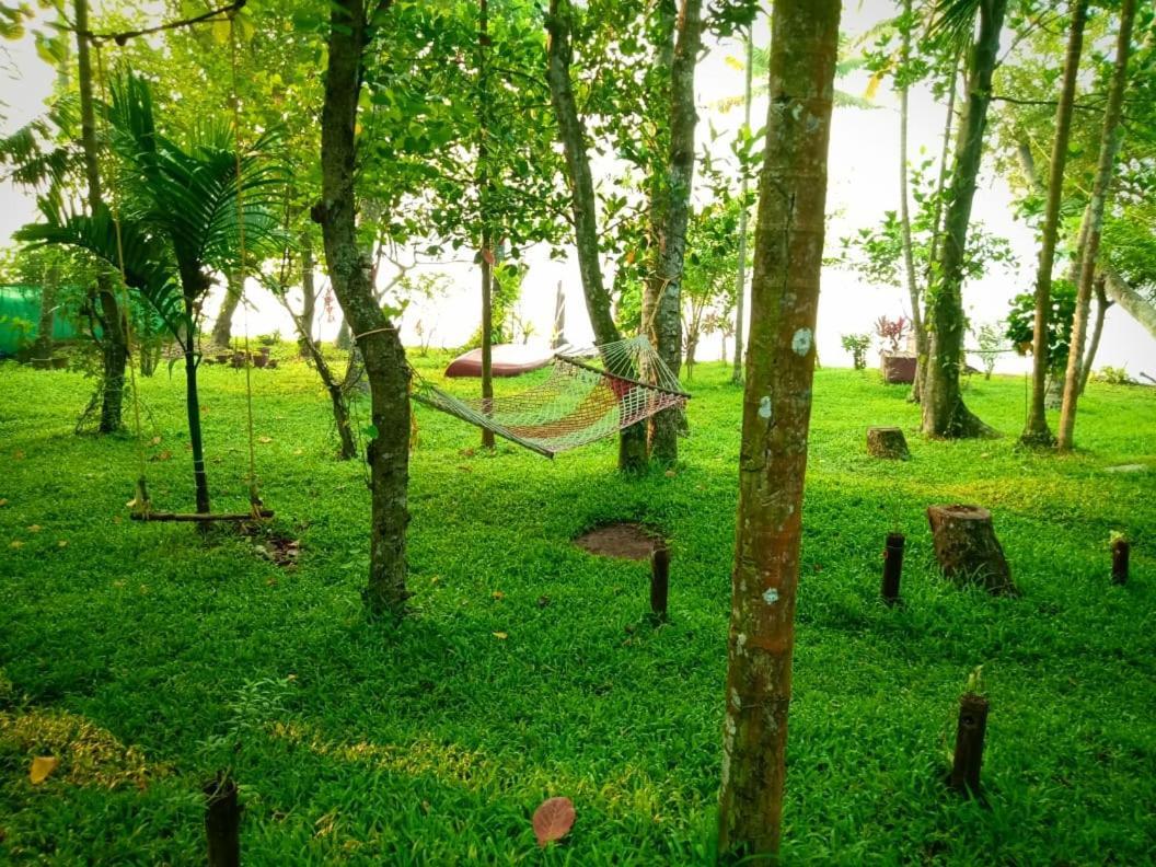 Ashtamudivillas Kollam Esterno foto