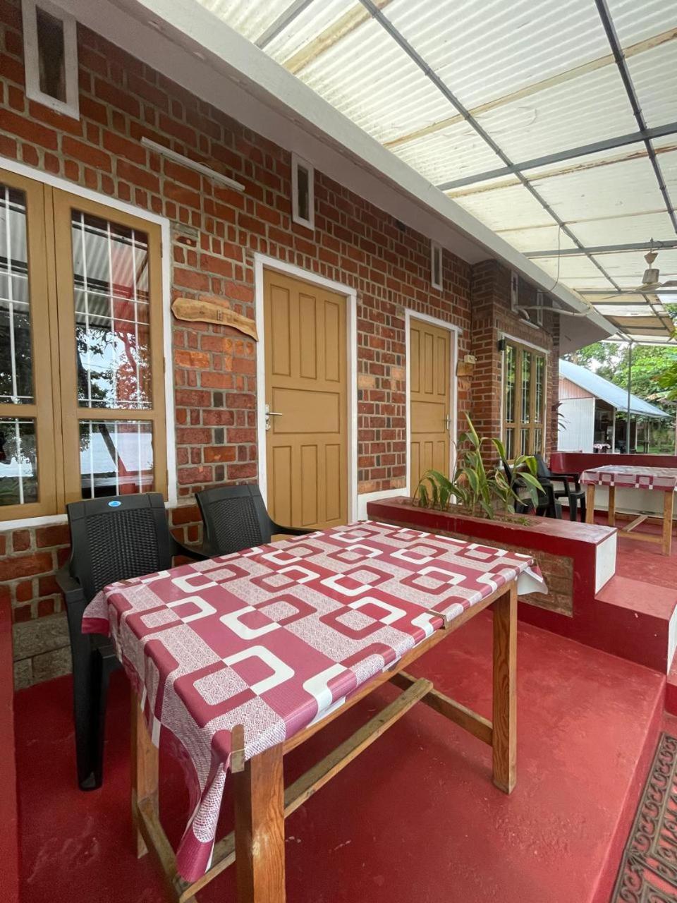 Ashtamudivillas Kollam Esterno foto
