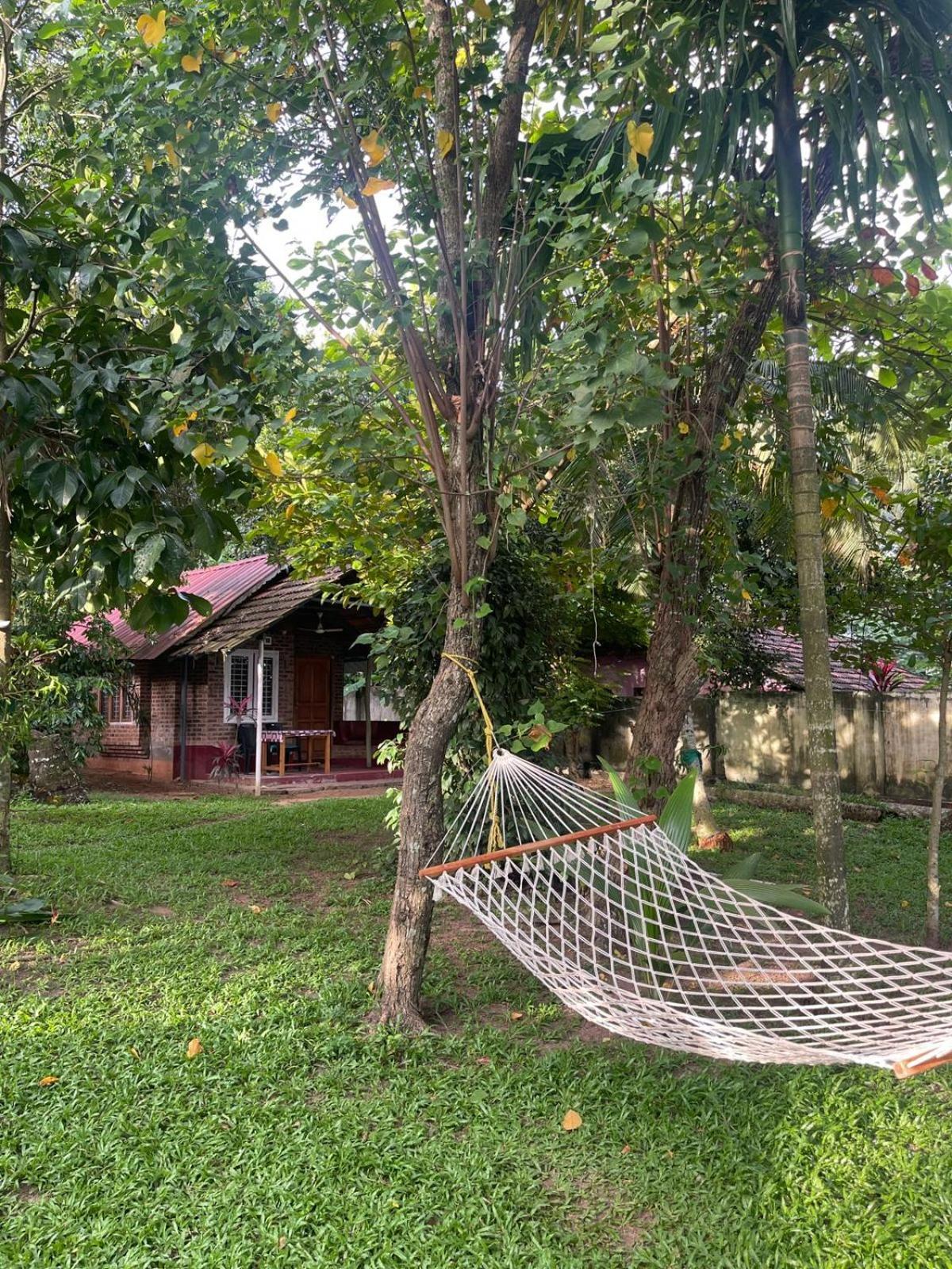 Ashtamudivillas Kollam Esterno foto