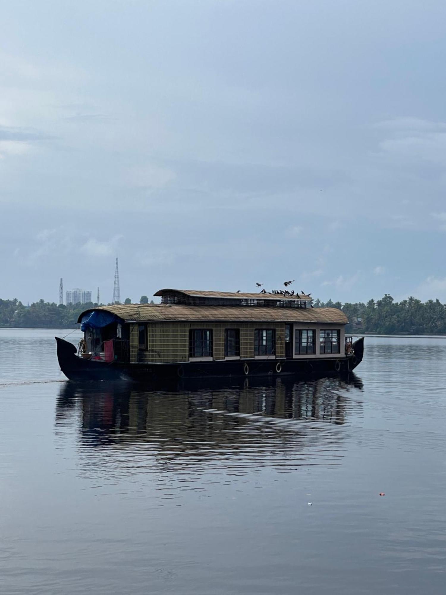 Ashtamudivillas Kollam Esterno foto